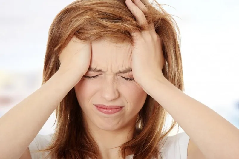 Một số người có cơ địa nhạy cảm có thể gặp tình trạng đau đầu khi mới sử dụng