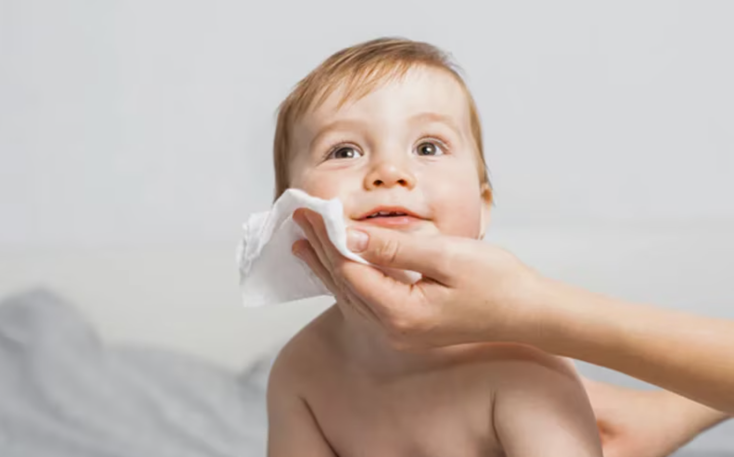 Có nên mua khăn ướt Pharmacity cho bé dùng không?