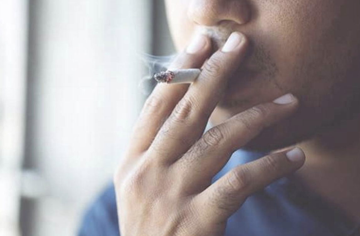 Hút thuốc lá làm tăng nguy cơ viêm lưỡi gà