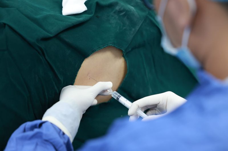 Sử dụng các biện pháp gây tê hiện đại giúp kiểm soát tốt cảm giác khó chịu cho người bệnh 