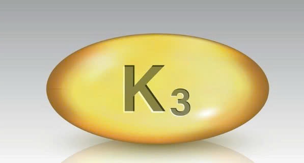 Vitamin K3 là một dạng vitamin K tổng hợp 