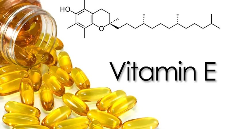 Vitamin E hỗ trợ nuôi dưỡng làn da sáng mịn và đều màu từ sâu bên trong 