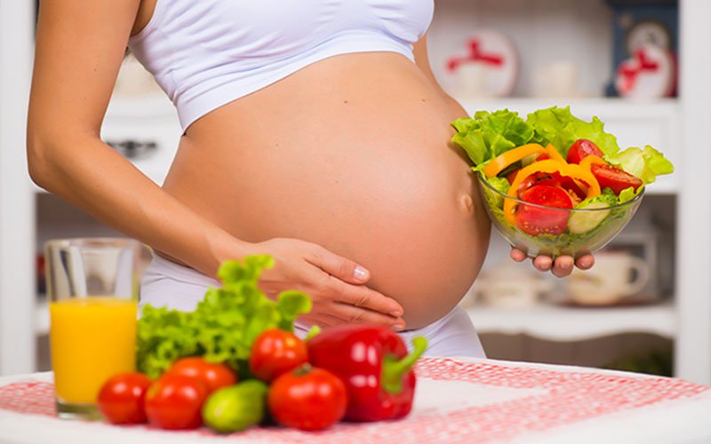 Chế độ ăn uống phù hợp có thể hạn chế rạn da sau sinh