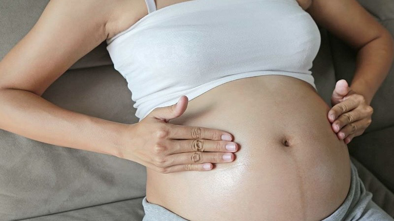Duy trì thói quen đếm cử động thai hàng ngày giúp mẹ bảo vệ sức khỏe của bé một cách chủ động 