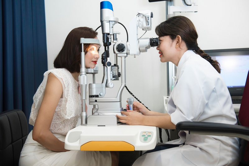 Tuân theo hướng dẫn điều trị của bác sĩ nhãn khoa