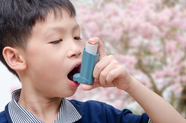 Mặc dù là bệnh mạn tính, hen suyễn hoàn toàn có thể được kiểm soát tốt để người bệnh sinh hoạt bình thường 