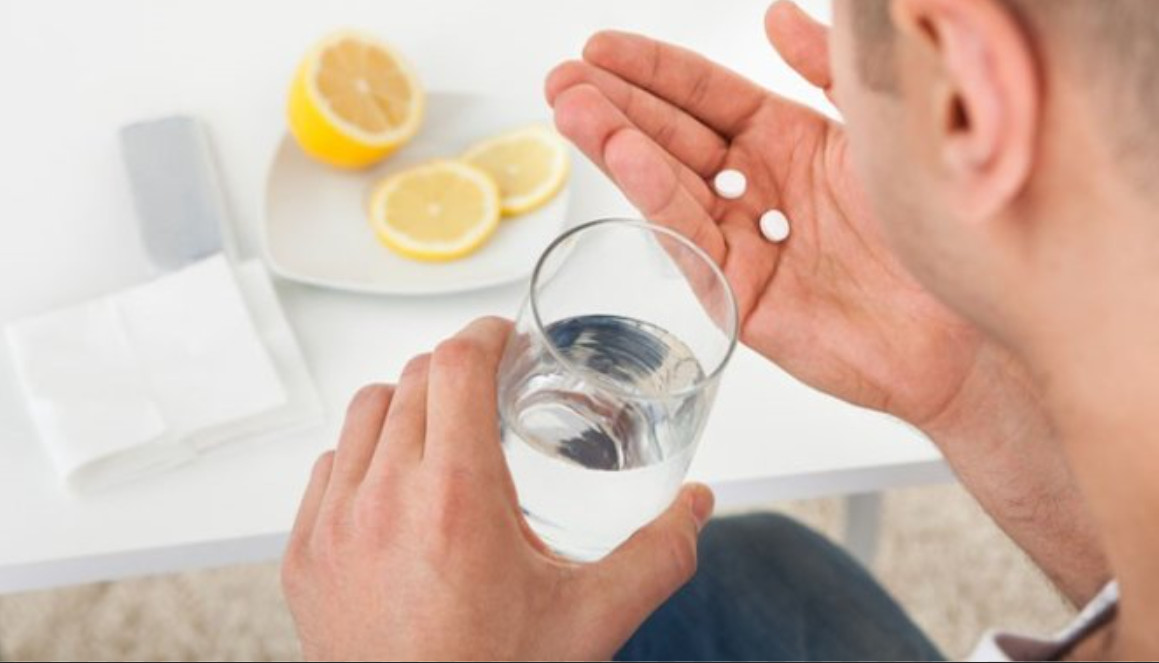 Điều trị nội khoa bằng các loại thuốc giúp đưa hormone tuyến giáp về trạng thái bình thường