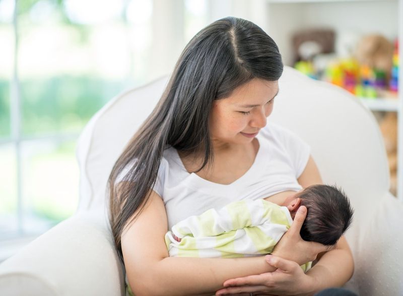 Chủ động tiêm phòng giúp ngăn chặn rủi ro từ việc virus viêm gan B sống được bao lâu ngoài môi trường