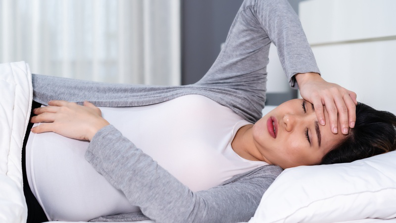 Việc thăm khám y khoa định kỳ giúp mẹ bầu phát hiện sớm các nguyên nhân gây đau bụng và nhận được tư vấn chăm sóc sức khỏe chính xác nhất