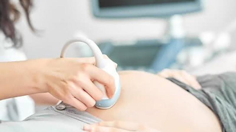 Các xét nghiệm máu hiện đại như NIPT giúp tầm soát hội chứng Down với độ chính xác rất cao