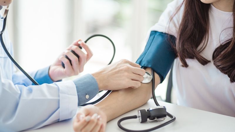Khám sàng lọc là bước bắt buộc để đảm bảo an toàn cho người tiêm chủng