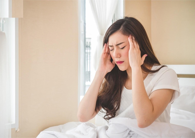 Việc thăm khám bác sĩ chuyên khoa thường xuyên giúp mẹ bầu kiểm soát tốt các chỉ số sức khỏe và tìm ra nguyên nhân chính xác gây đau đầu