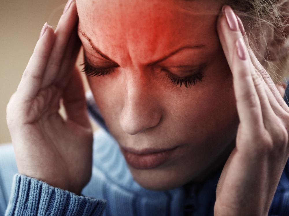 Nhức đầu là một trong những dấu hiệu bị chấn thương sọ não nặng