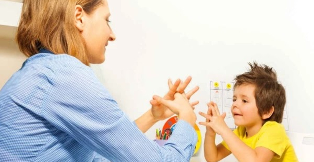 Điều trị chứng mất ngôn ngữ nên dành thời chăm sóc bệnh nhân