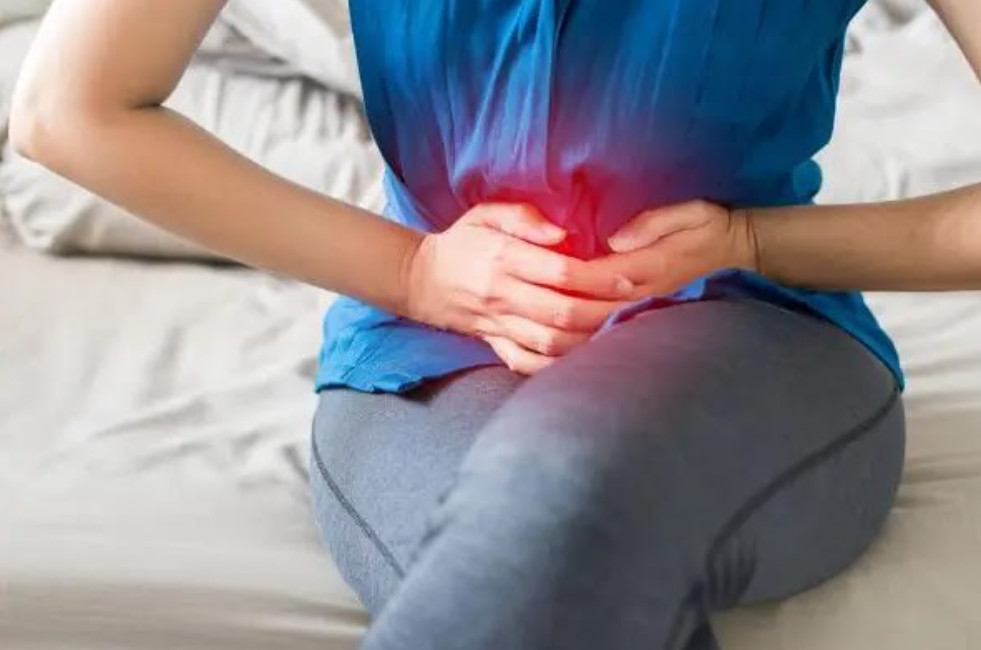Cơn đau vùng chậu thường là dấu hiệu ung thư cổ tử cung giai đoạn cuối điển hình