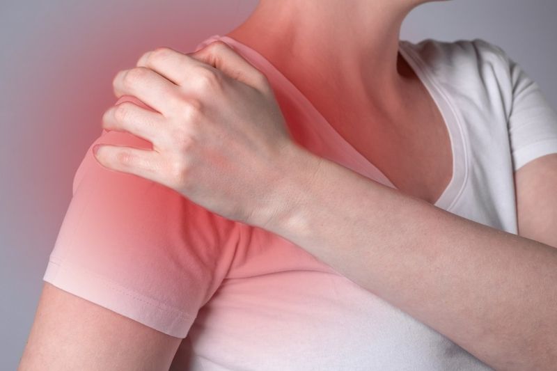 Thăm khám định kỳ và lắng nghe cơ thể trẻ là cách tốt nhất để tầm soát các vấn đề về xương