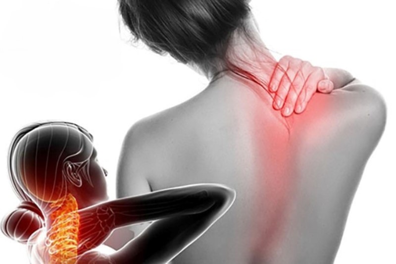 Bị đau cổ bên phải: Nguyên nhân và cách khắc phục