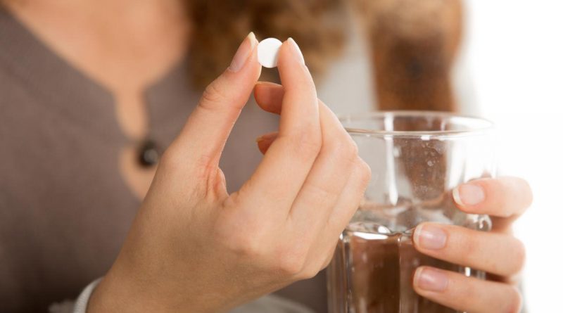 Dùng thuốc điều trị đau đầu mạn tính với chỉ định của bác sĩ