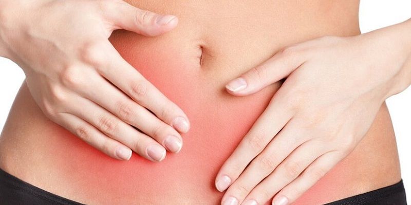 Đau bụng vùng chậu là triệu chứng thường gặp khi khối u trực tràng giai đoạn 3 phát triển 