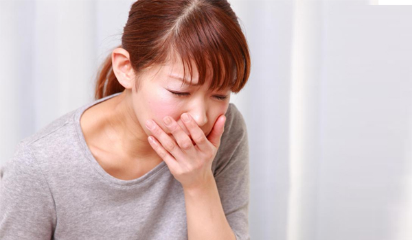 Giai đoạn đau nửa đầu có thể xuất hiện triệu chứng nôn và buồn nôn