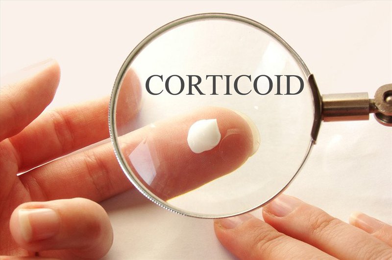 Thuốc bôi corticosteroid giúp giảm viêm và ngứa trong viêm da dầu