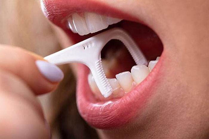 tăm chỉ kẽ răng, cách sử dụng tăm chỉ kẽ răng