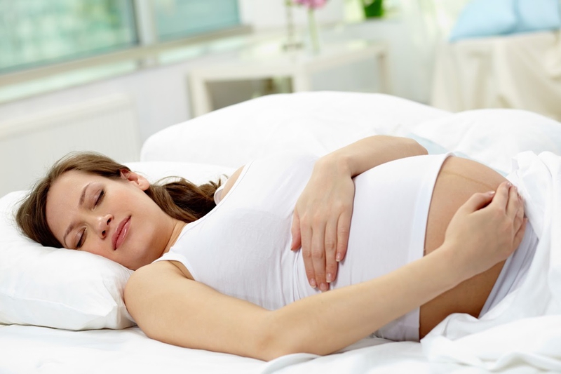 Mẹ bầu nên giữ tinh thần thoải mái để không ảnh hưởng thai nhi