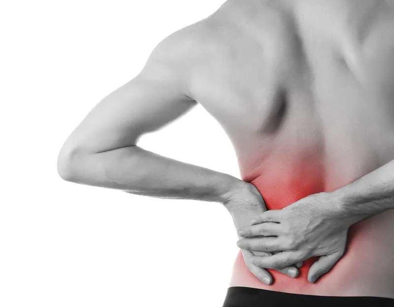 Triệu chứng đau bụng âm ỉ lan ra sau lưng cần được chụp chiếu chẩn đoán phân biệt kịp thời