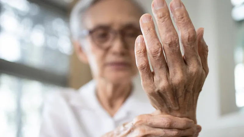 Người cao tuổi có sẵn bệnh lý nền như cao huyết áp thuộc nhóm nguy cơ đột quỵ cao nhất