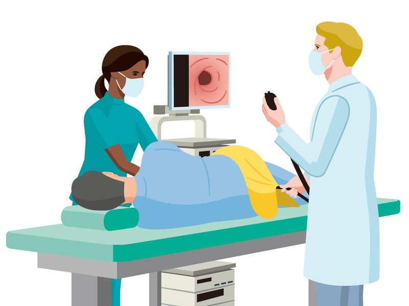 Hình minh họa bệnh nhân được theo dõi sau nội soi trực tràng ống mềm ( Nguồn: Sưu tầm ) Nội soi trực tràng ống mềm không sinh thiết là phương pháp an toàn, ít đau và giúp quan sát chi tiết niêm mạc trực tràng. Thủ thuật hỗ trợ phát hiện sớm polyp, viêm hoặc các tổn thương khác, giúp bác sĩ quyết định hướng điều trị hoặc sinh thiết tiếp theo. Hiểu rõ quy trình và lưu ý trước, trong và sau khi thực hiện giúp người bệnh yên tâm, giảm rủi ro và đạt kết quả chính xác.