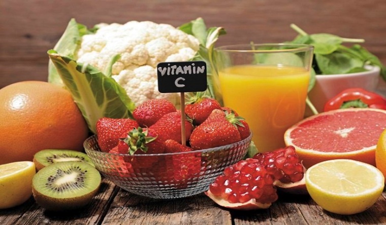 Ăn thực phẩm chứa vitamin C có thể giúp tăng cường hệ miễn dịch và hỗ trợ phục hồi.