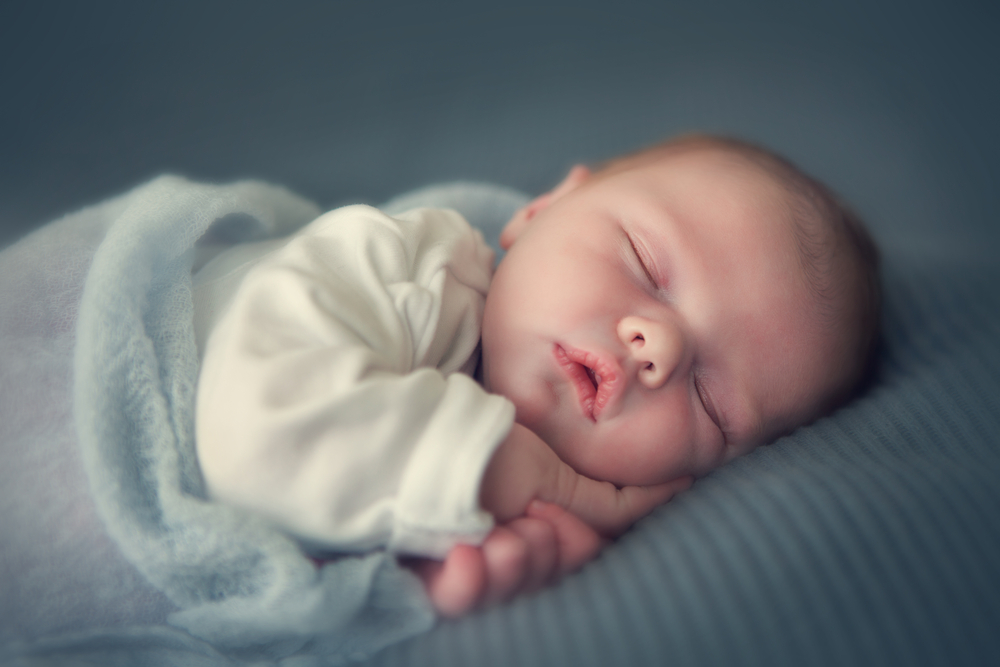 Giấc ngủ ở trẻ sơ sinh khác với giấc ngủ ở người lớn 