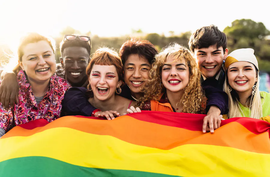 Quan hệ đồng tính là một phần tự nhiên và bình thường của sự đa dạng về giới tính và tình dục trong xã hội