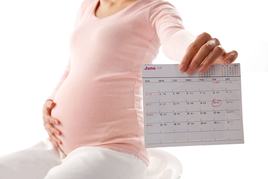 Việc tầm soát nguyên nhân giúp bác sĩ đưa ra phác đồ chăm sóc phù hợp nhất cho mẹ và bé 
