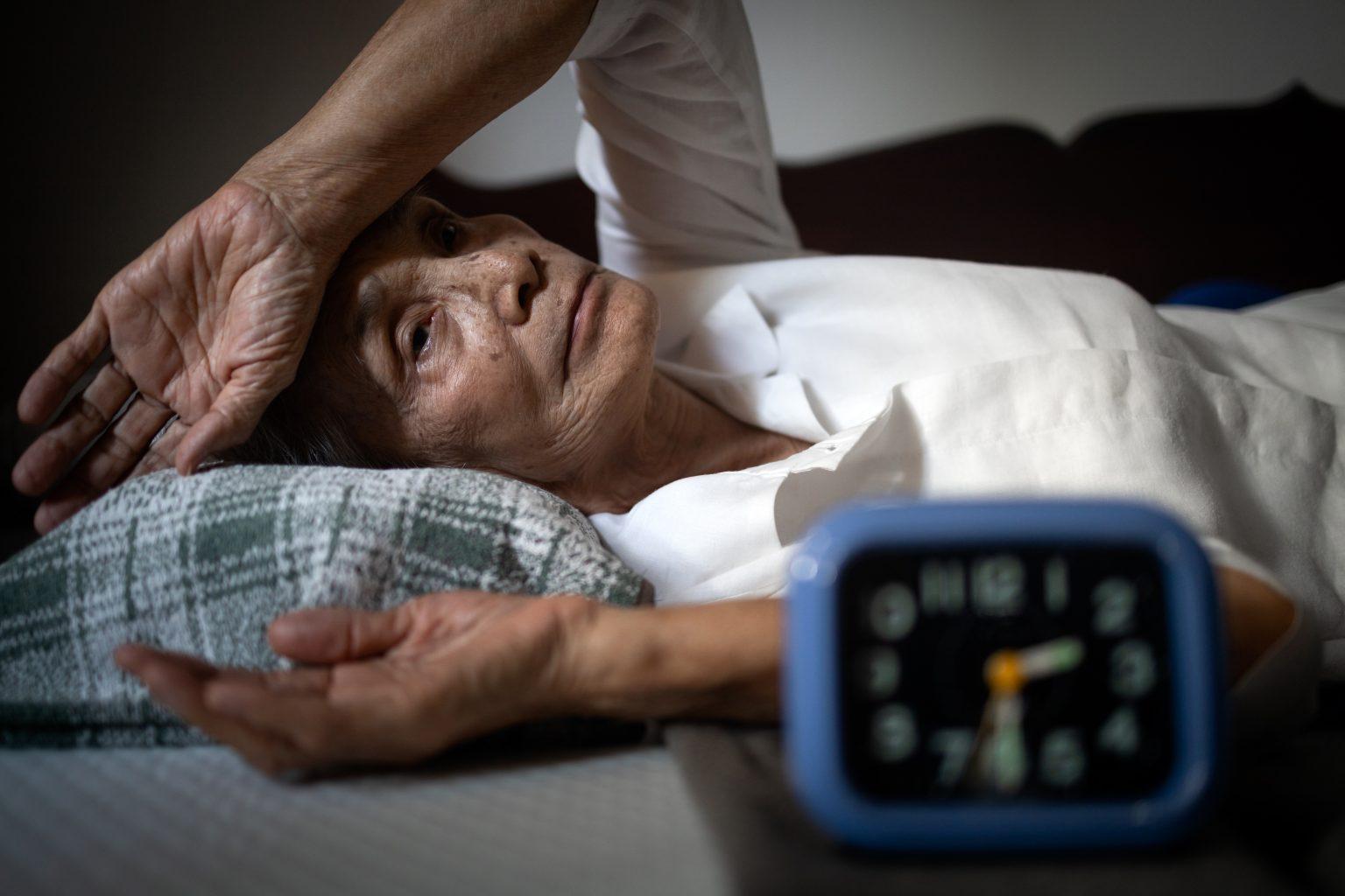 Mất ngủ ảnh hưởng lớn đến sức khỏe, tinh thần người cao tuổi