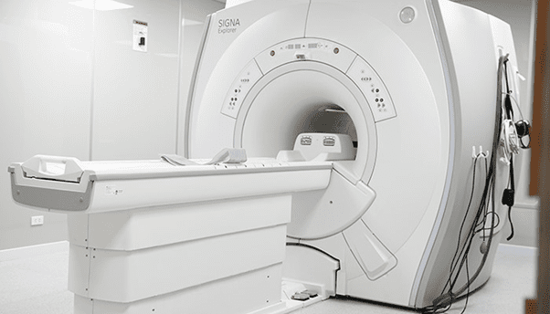 Chụp CT scan để chẩn đoán nhũn não
