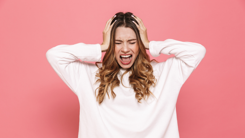 Cáu gắt có thể là dấu hiệu nhận biết chứng ngủ nhiều nguyên phát