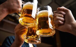 Rượu, bia cũng là nguyên nhân gây ợ nóng