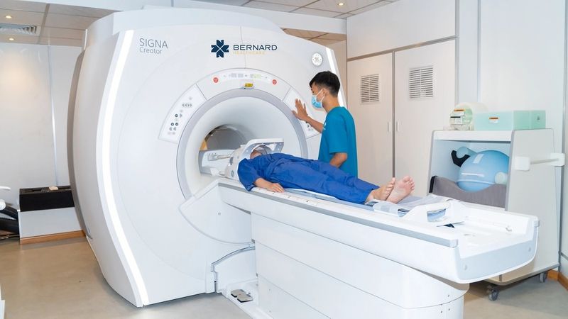 Hãy đến cơ sở y tế ngay khi có triệu chứng khó thở
