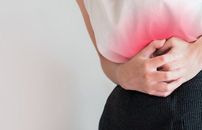 Đau bụng dữ dội có thể là triệu chứng của viêm phúc mạc nhiễm khuẩn tiên phát
