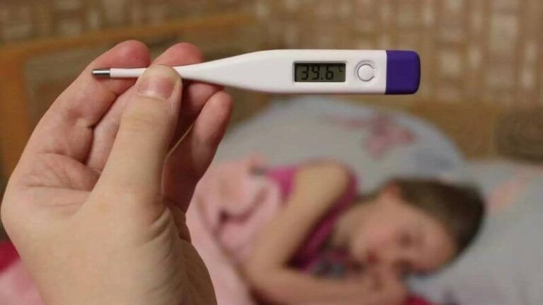 Chuẩn bị đầy đủ vật dụng giúp việc chăm sóc trẻ nhiễm COVID-19 tại nhà thuận lợi hơn