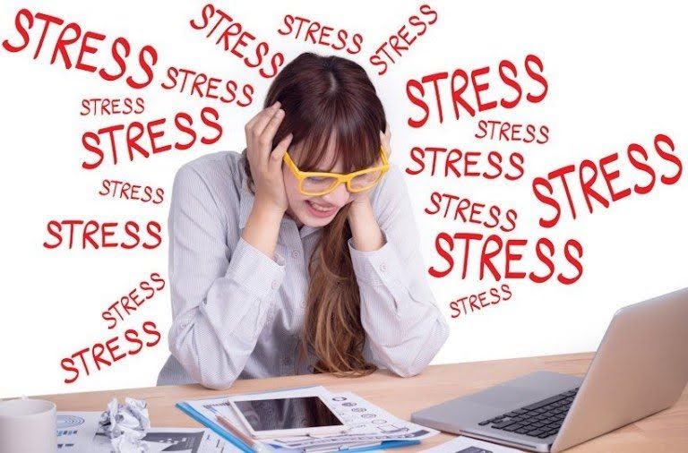 Stress là yếu tố có thể làm bùng phát bệnh vảy nến