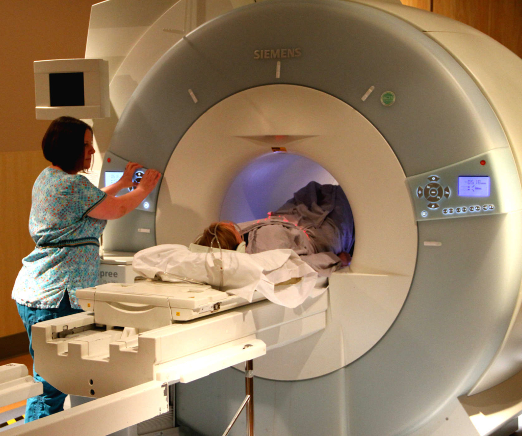 Chụp MRI để chẩn đoán bệnh