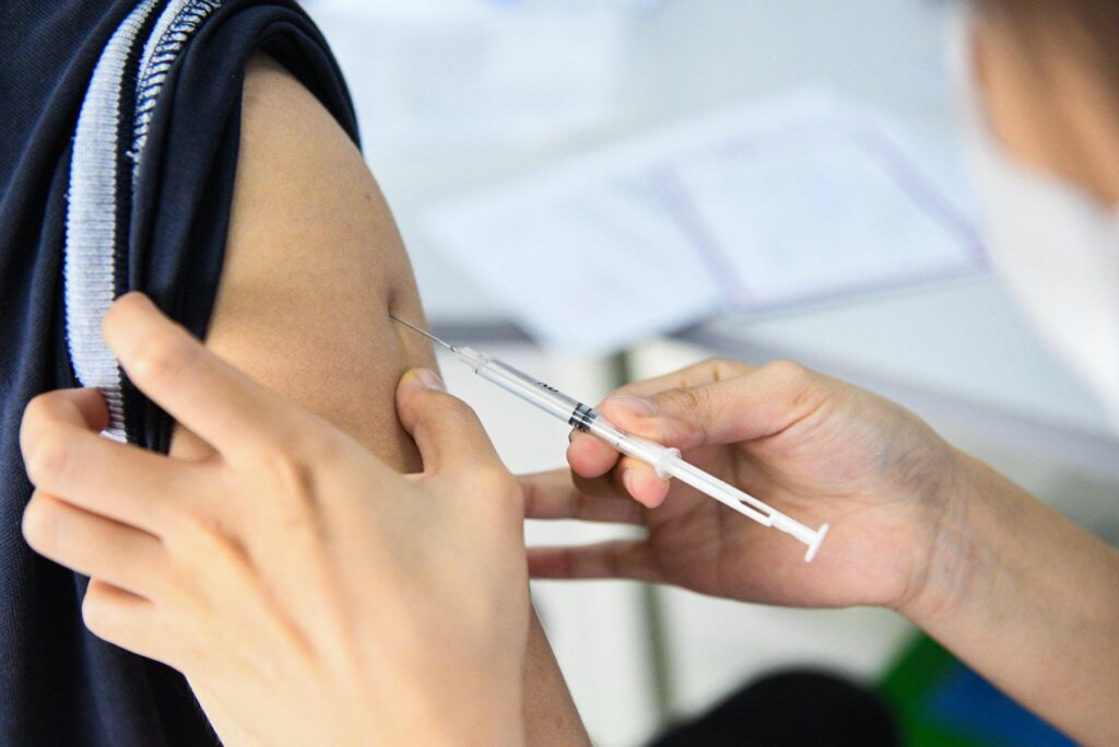 Lựa chọn các trung tâm tiêm chủng uy tín giúp đảm bảo chất lượng vắc xin và an toàn cho người tiêm