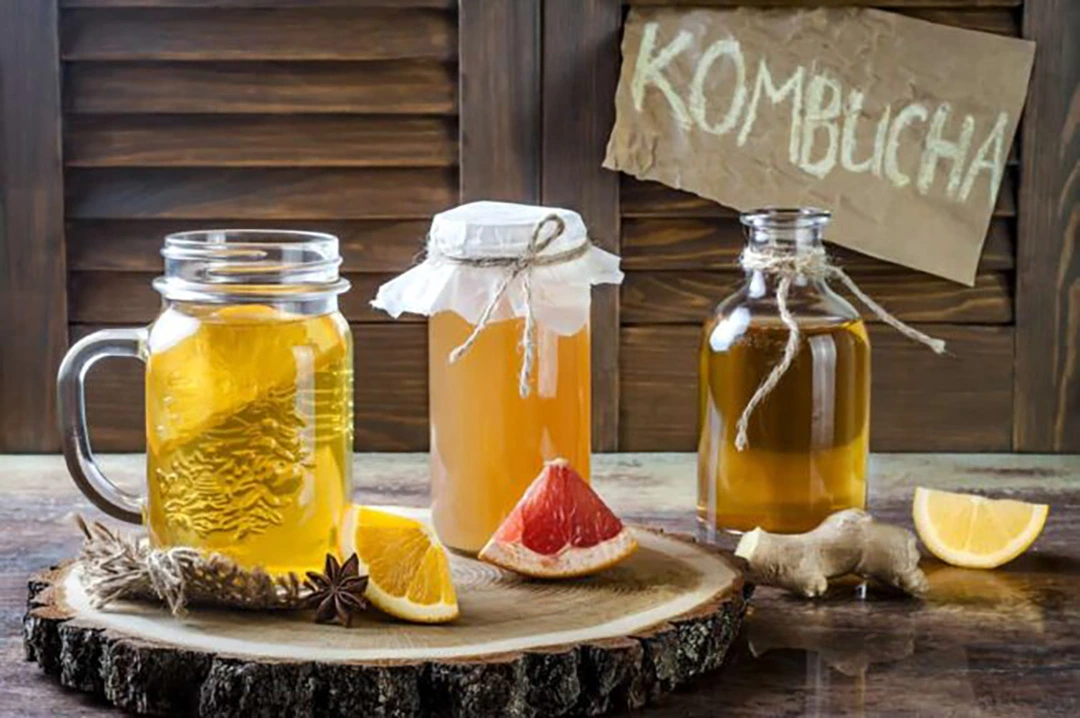 Kombucha là loại trà được lên men tự nhiên, giàu lợi khuẩn và chất chống oxy hoá