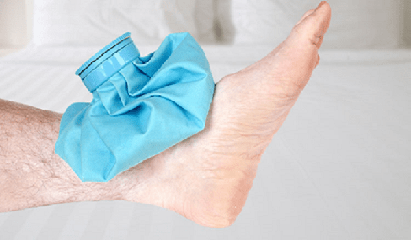 Chườm đá giảm đau