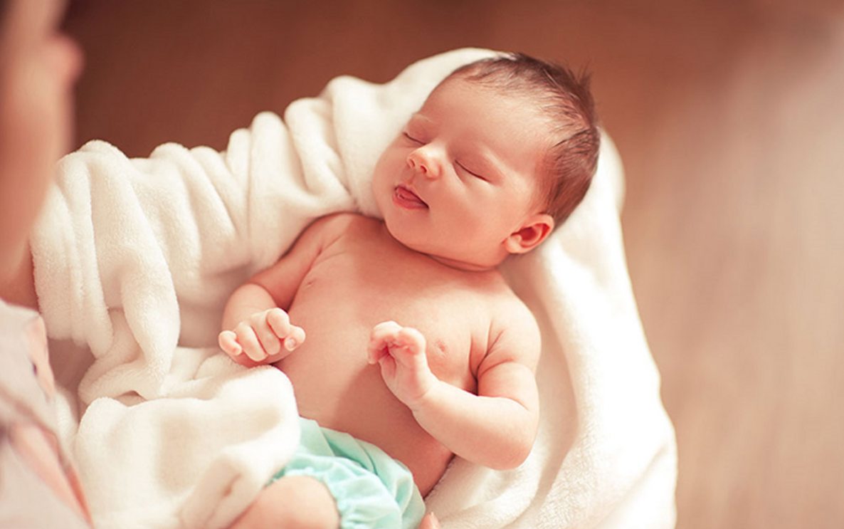 Hãy dành thời gian cân nhắc kỹ trước khi quyết định tên cho bé