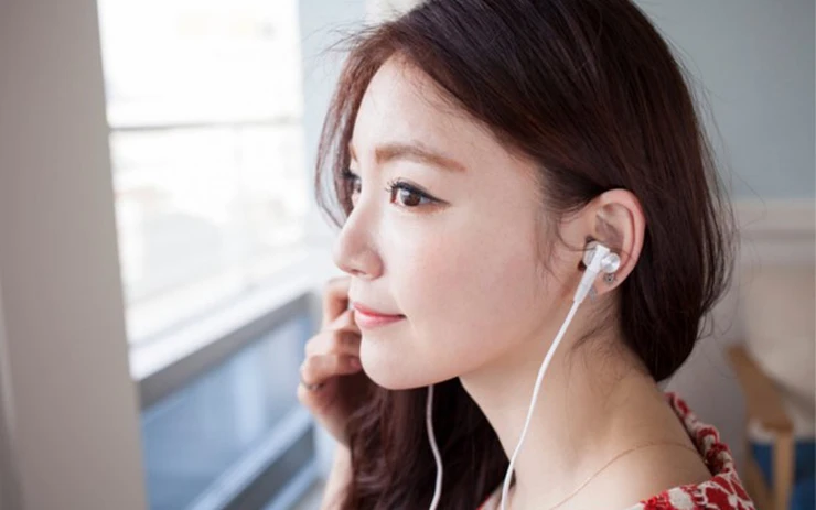 Hạn chế dùng tai nghe với âm lượng lớn