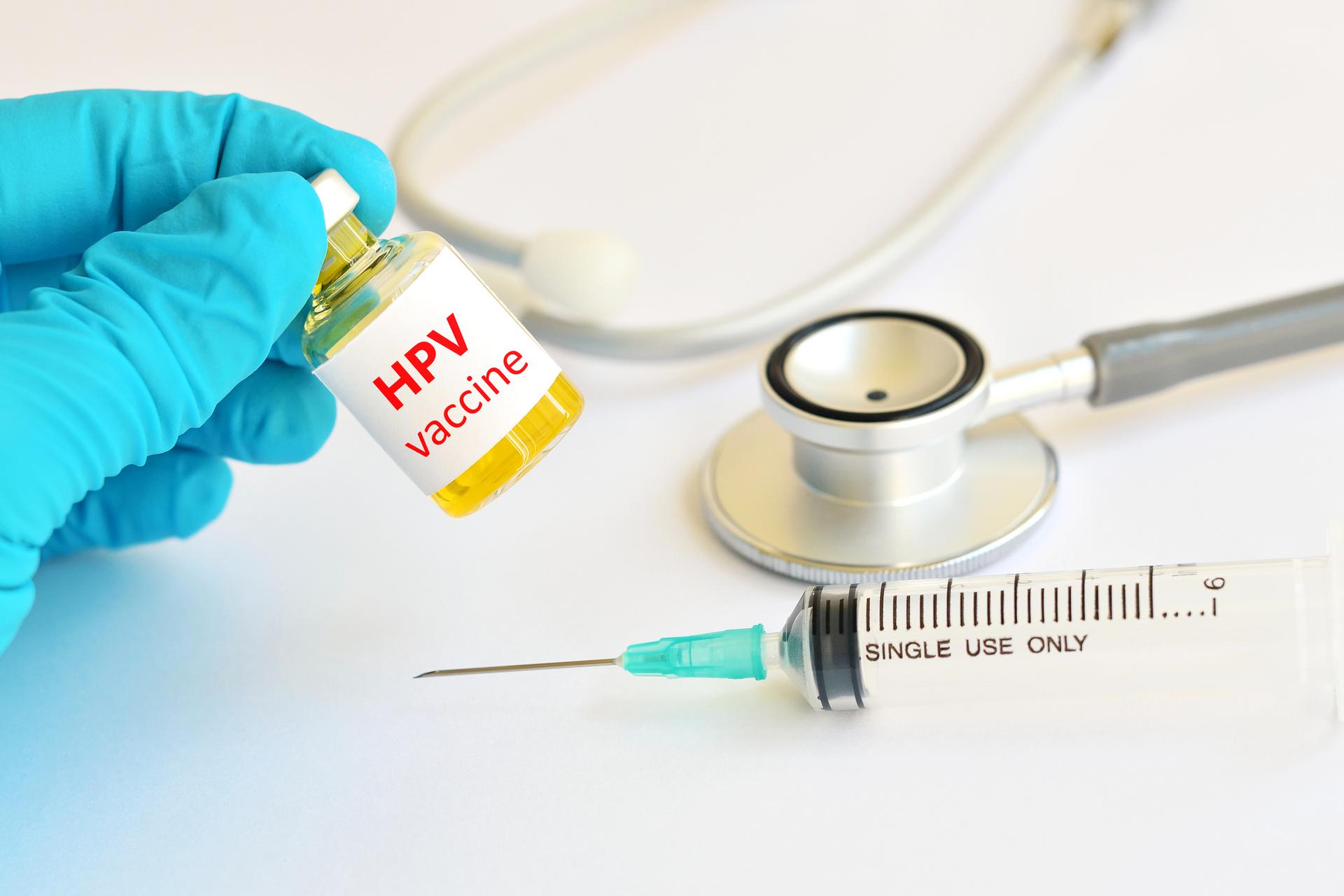 Chủng ngừa HPV bằng vaccine