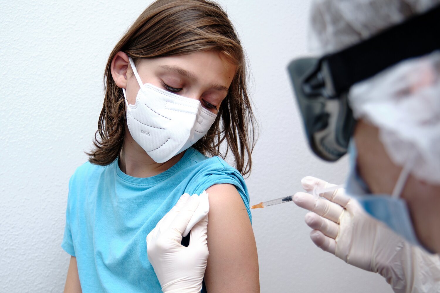 Tiêm phòng các loại vaccine cho trẻ